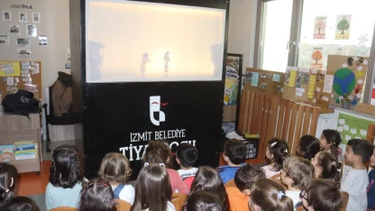 Gülümse Çocuk'tan miniklere Karagöz–Hacivat sürprizi