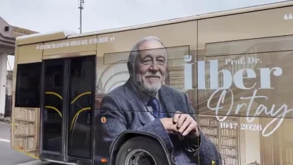 İETT'den İlber Ortaylı'ya 'saygı otobüsü'