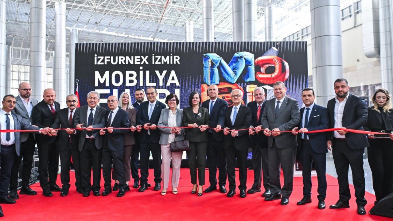İZFURNEX 2026 İzmir Mobilya Fuarı kapılarını açtı