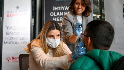 İzmir Bornova’da işitme engelli öğrencilere diş taraması