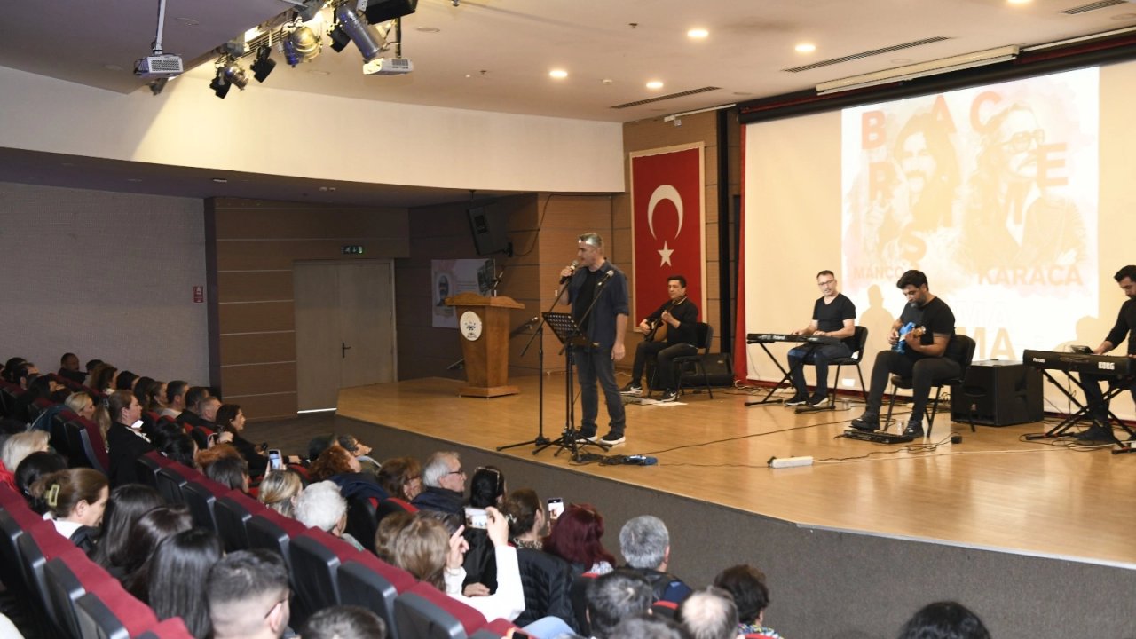 İzmir Çiğli’de Barış Manço ve Cem Karaca şarkılarıyla anıldı