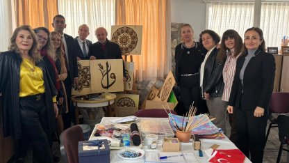 İzmir Narlıdere’de bilge çınarlarla gönül köprüsü