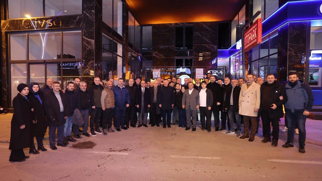 İzmitli esnaflar, Başkan Büyükakın’ı iftarda ağırladı