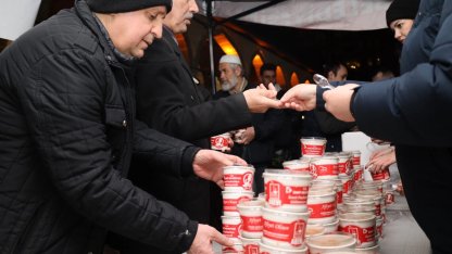 İzmit'te Çanakkale Şehitleri anısına helva ikramı