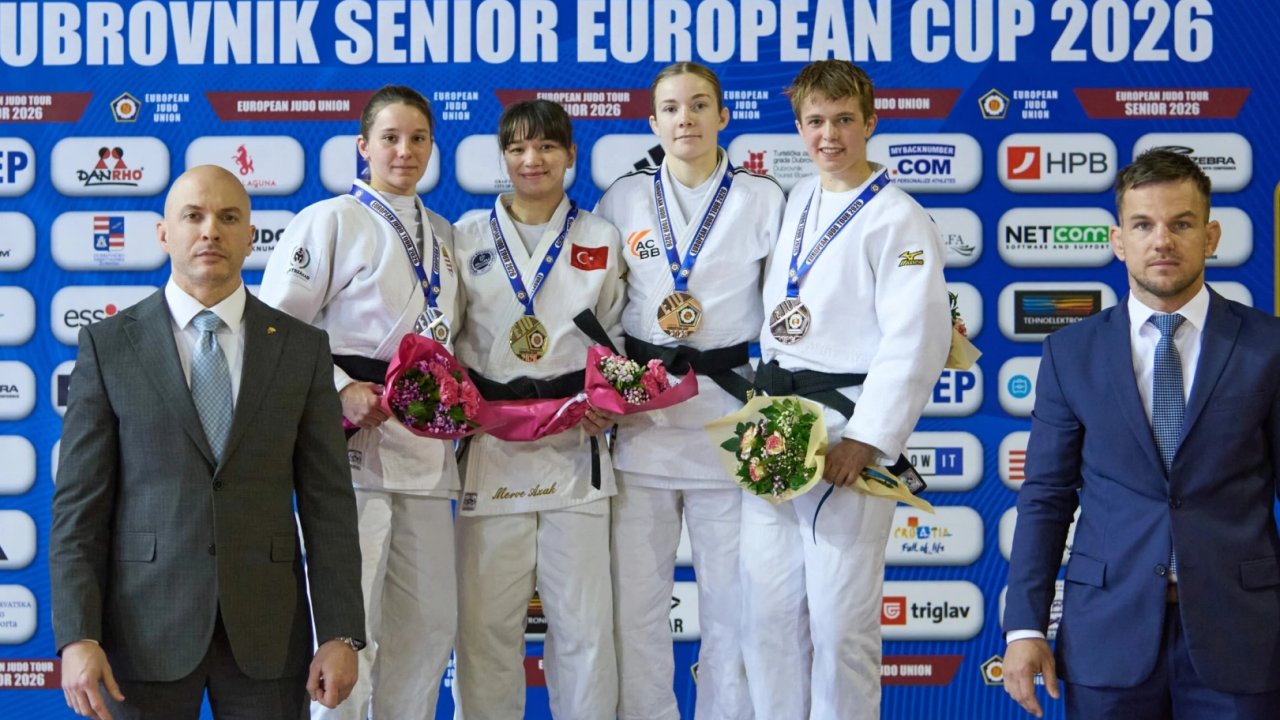 Kağıtspor’un olduğu her yerde başarı var