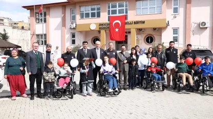 Kahramanmaraş'ta hayırsever polis memurundan özel öğrencilere anlamlı destek