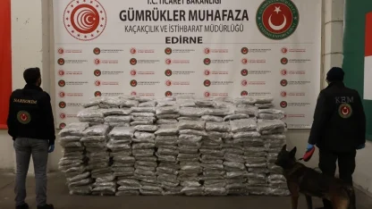 Kapıkule'de 1,4 ton esrar ele geçirildi