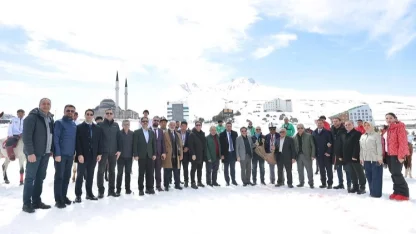 Kayseri Erciyes'te 'kökbörü' heyecanı