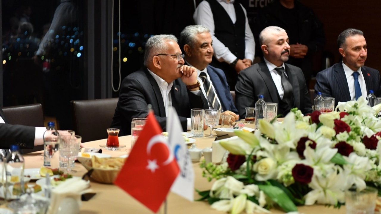 Kayseri iş dünyası Başkan Büyükkılıç'ı iftar sofrasında ağırladı