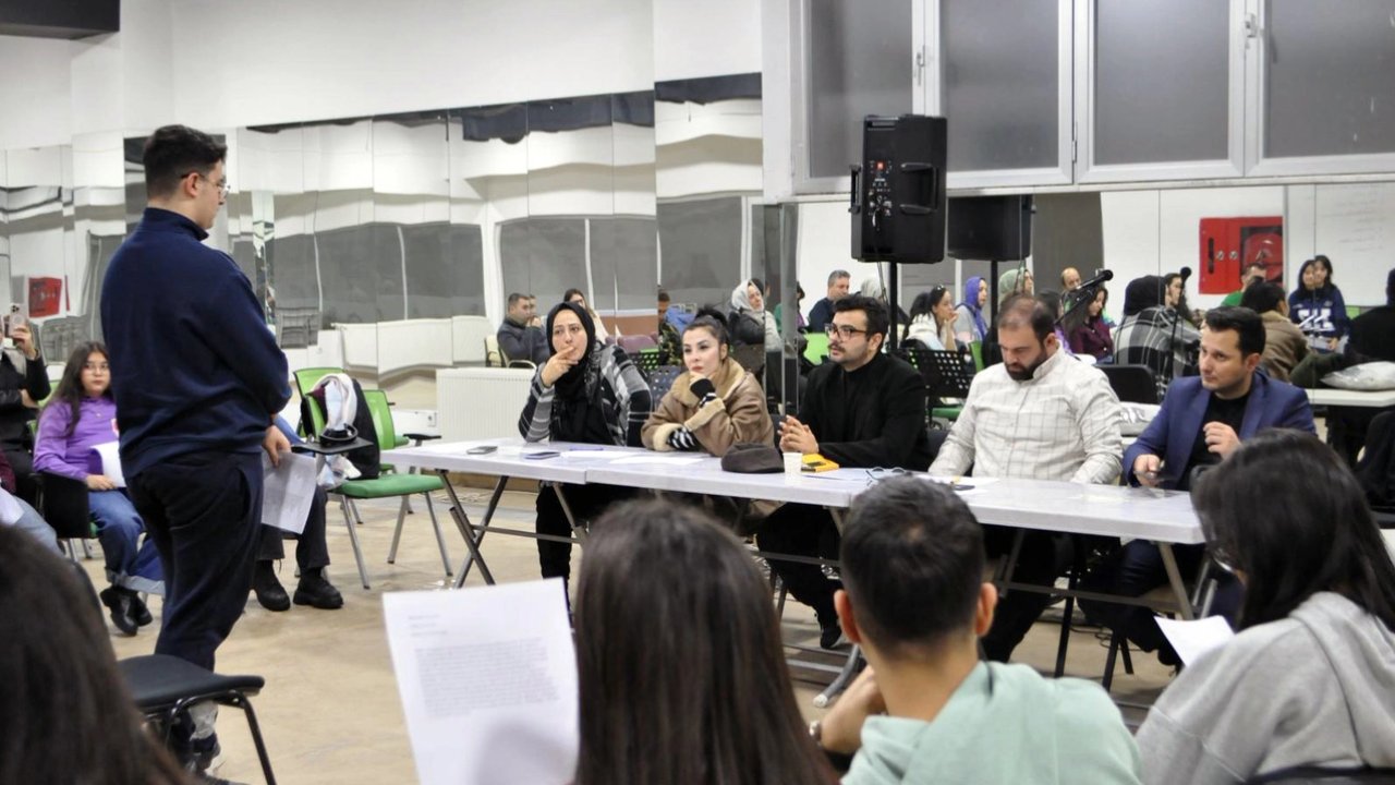 Kayseri Talas Karadut Tiyatrosu yetenek peşinde