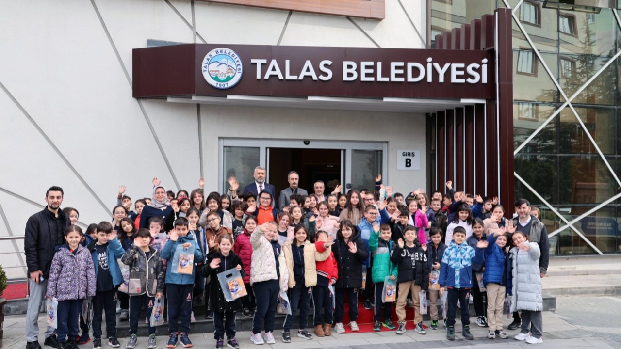 Kayseri Talaslı miniklere Başkan Amca'dan yerel yönetim dersi
