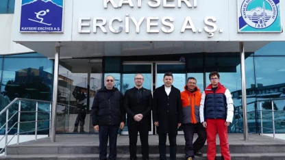 Kayseri'de Ulaştırma Bakan Yardımcısı'na Erciyes sunumu