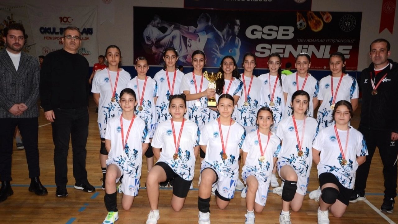 Kayserili hentbolcular şampiyonluğa ulaştı