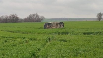 Keşan-Beğendik yolunda ticari araç buğday tarlasına uçtu!