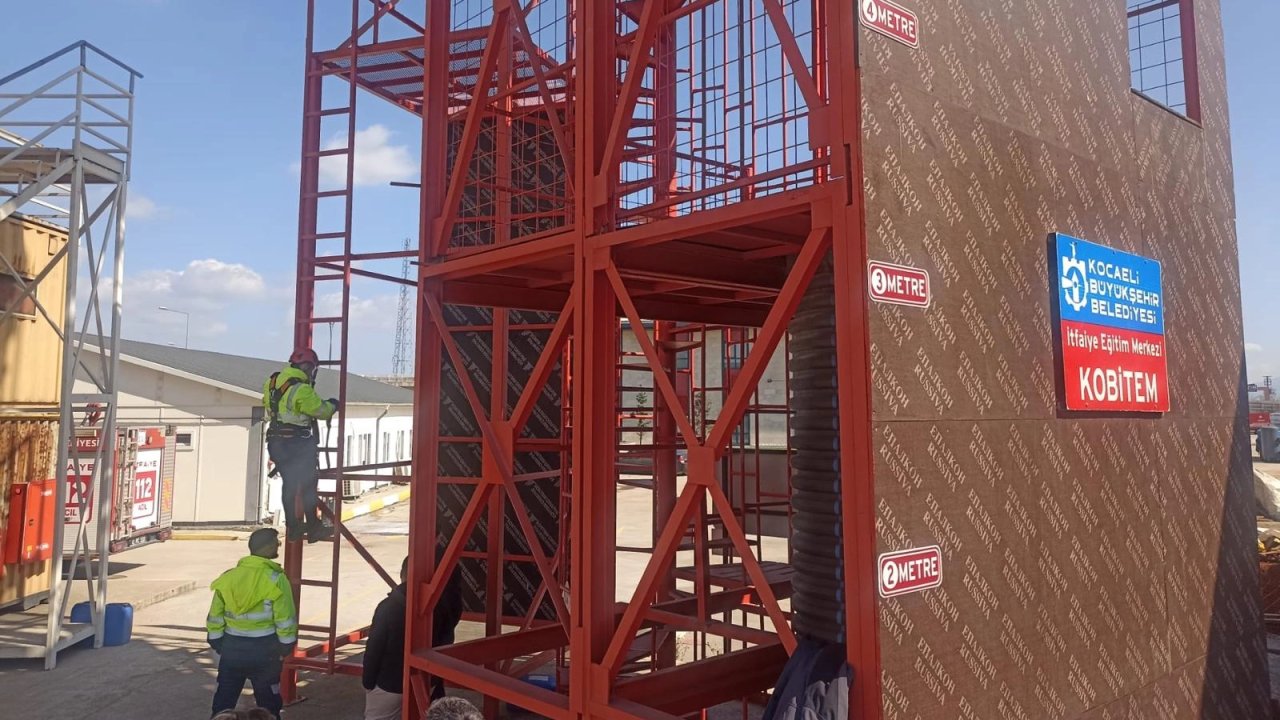 Kocaeli Büyükşehir personeline 'yüksekte çalışma' eğitimi