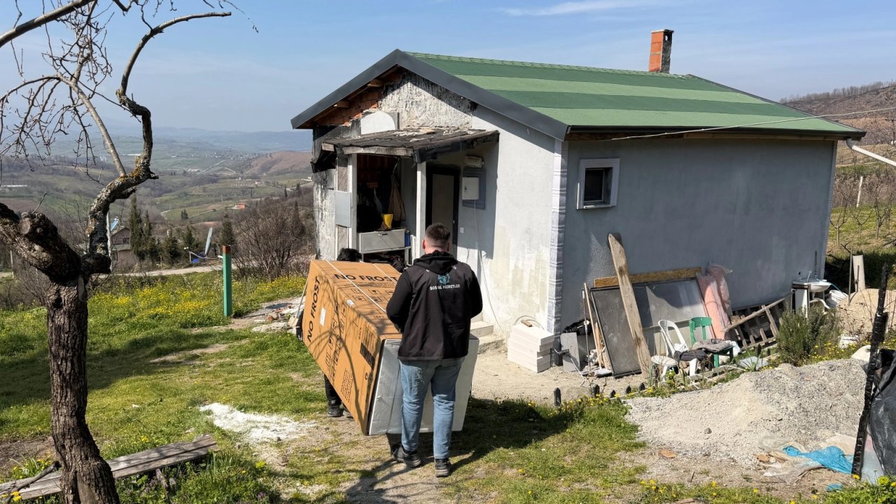 Kocaeli Büyükşehir, yangın mağduru aileyi ayağa kaldırdı