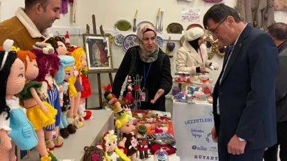 Kütahya'da yöresel stantlara Başkan Kahveci'den ziyaret