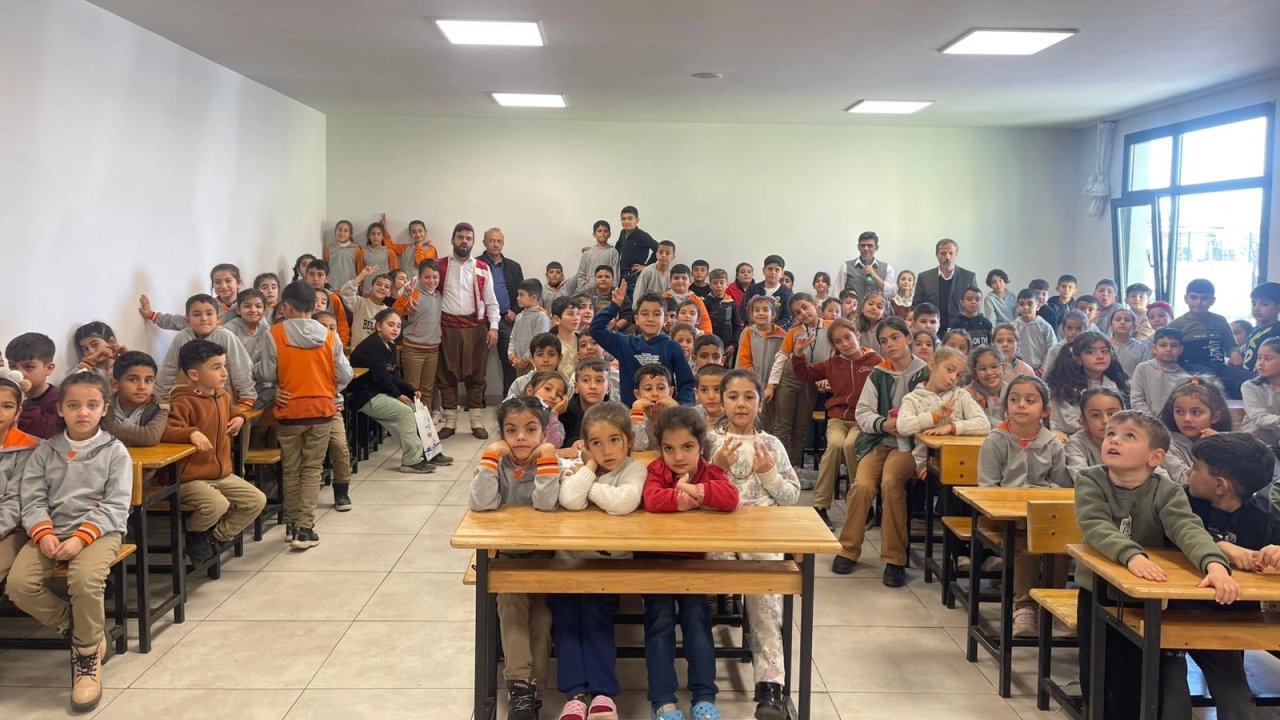 Malatya’da Şehir Tiyatro ekibi öğrencilerle buluştu