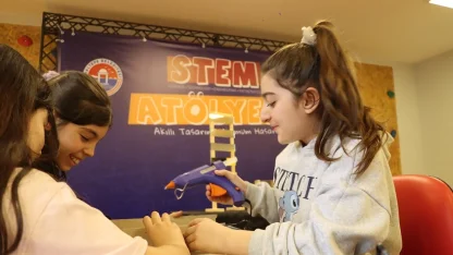 Maltepe’de kız çocukları STEM atölyesinde buluştu