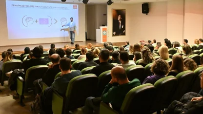 Manisa Büyükşehir personeline yapay zekâ eğitimi