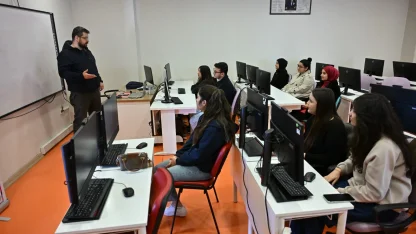 Manisa Büyükşehir’den gençlere dijital vizyon