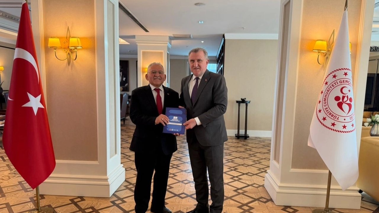 Memduh Büyükkılıç'tan Ankara çıkarması