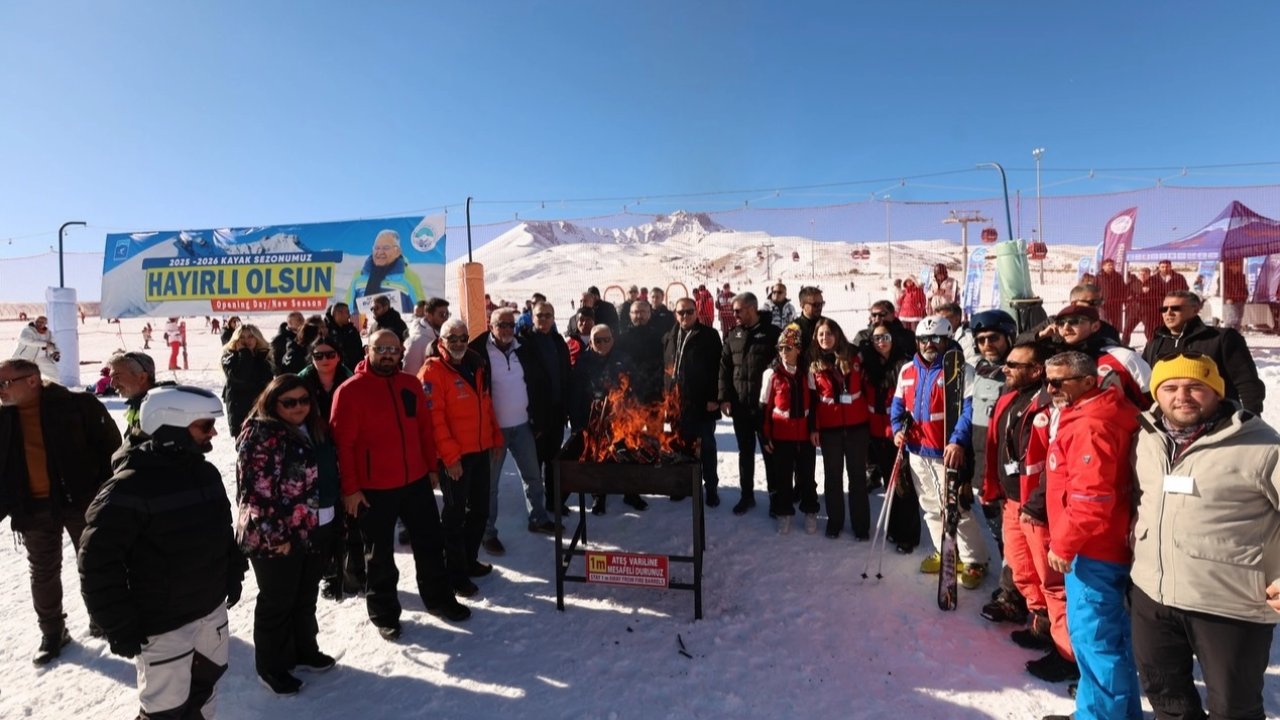 Memduh Büyükkılıç'tan Erciyes'e çifte müjde