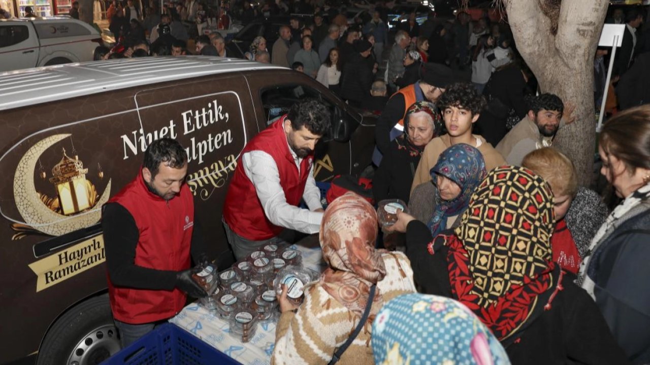 Mersin Büyükşehir’den Kadir Gecesi’nde lokma ikramı