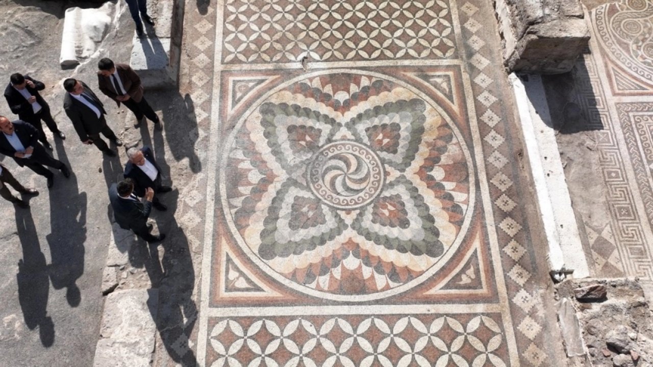 Mozaikli Yapı ören yeri oldu