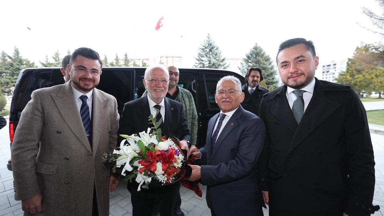 Mustafa Elitaş'tan Kayseri'de ulaşım yatırımlarına destek