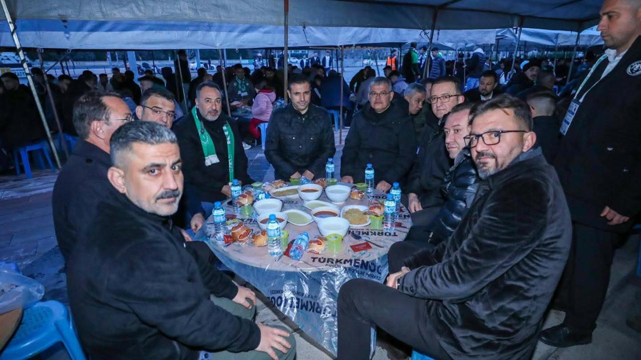 Nalçacılılar taraftar grubundan iftar yemeği