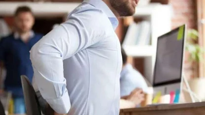 Ofis çalışanlarına uyarı! Hareketsiz yaşam omurga sağlığını tehdit ediyor