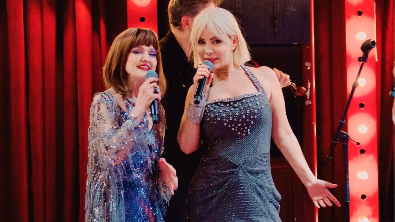 Ömür Gedik ve Gülden Karaböcek Bursa'da sahneyi salladı