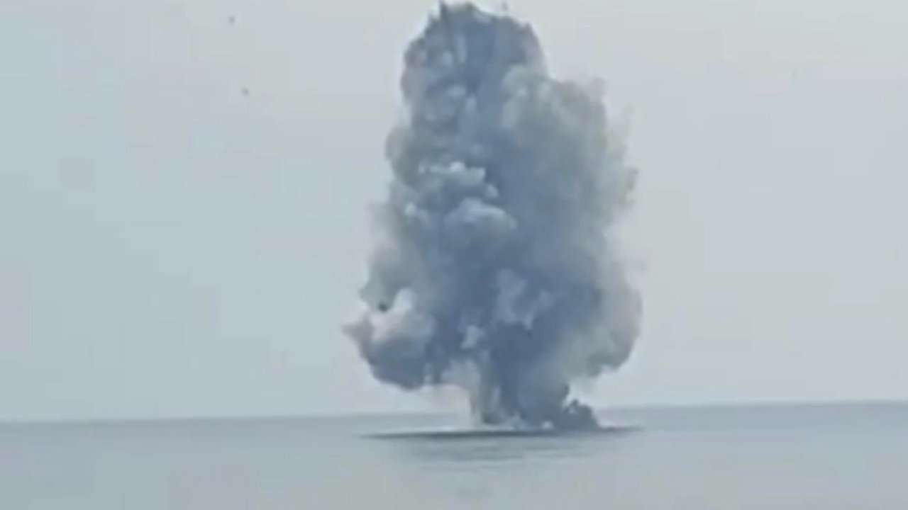 Ordu Ünye’de kıyıya vuran insansız deniz aracı kontrollü patlatıldı