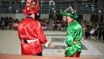 Ovaakça Karagöz ve sihirbazlık gösterisiyle eğlendi