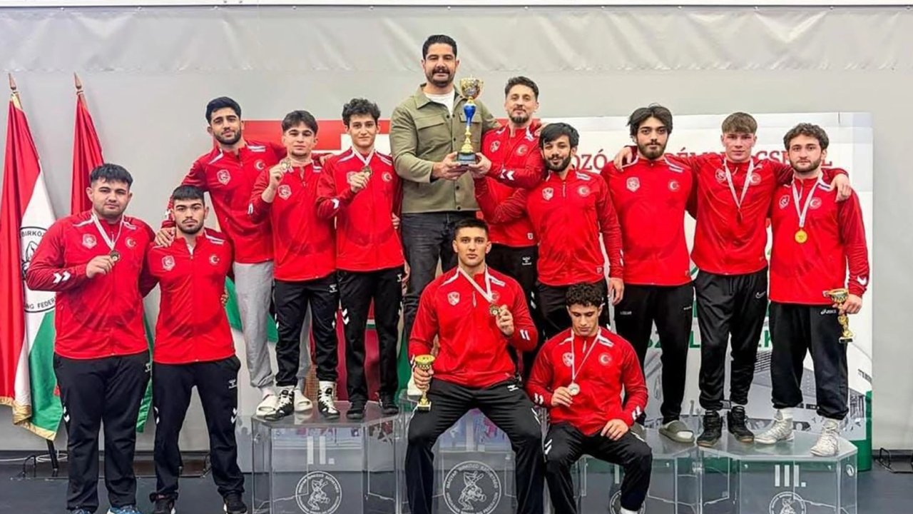 Sakarya'nın milli sporcularından Macaristan’da çifte madalya