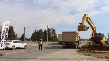 Sanayi sitesine iki adet katlı köprülü kavşak