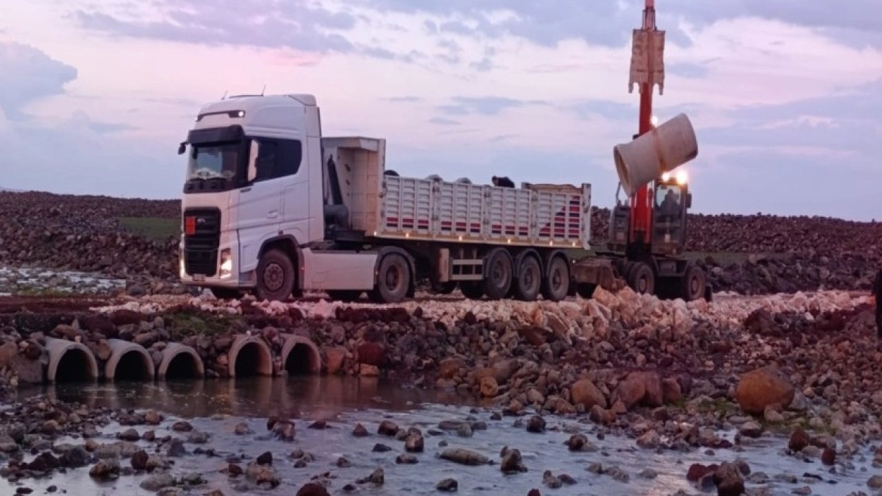 Şanlıurfa’da sağanak sonrası yollar hızla onarıldı