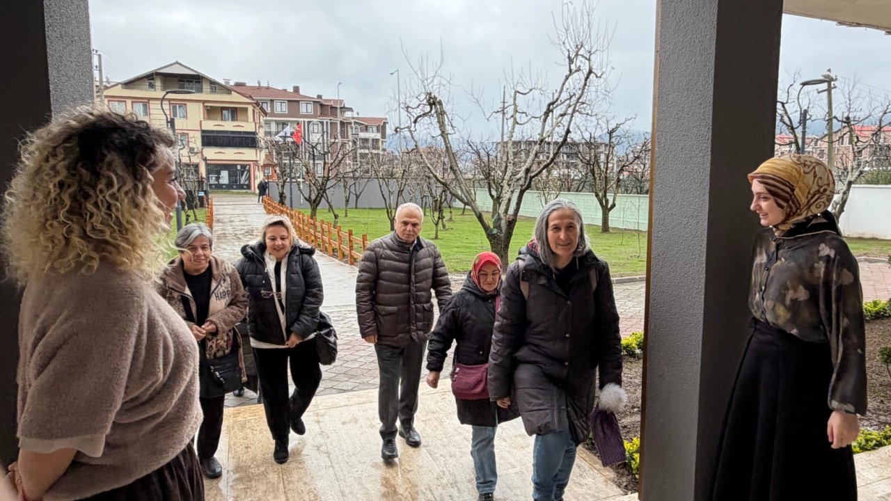 Saygınlar Gölcük'te kapılarını araladı