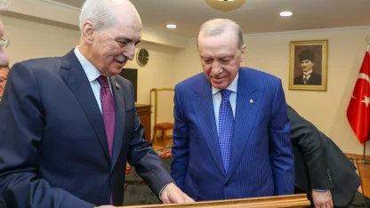 TBMM'de nostaljik fotoğraf hediyesi