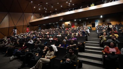 Tiyatro tutkunları Beylikdüzü’nde buluşuyor