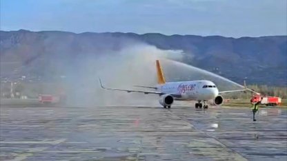Tokat–İzmir uçuşları başladı... İlk sefere su takı seremonisi