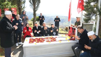Trabzon'da Başkan Genç’ten Şehit Pilot Gençcelep'in kabrine ziyaret