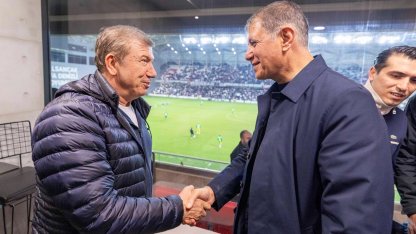 Türk futbolunun efsanesinden Başkan Tugay’a Karşıyaka Stadı teşekkürü