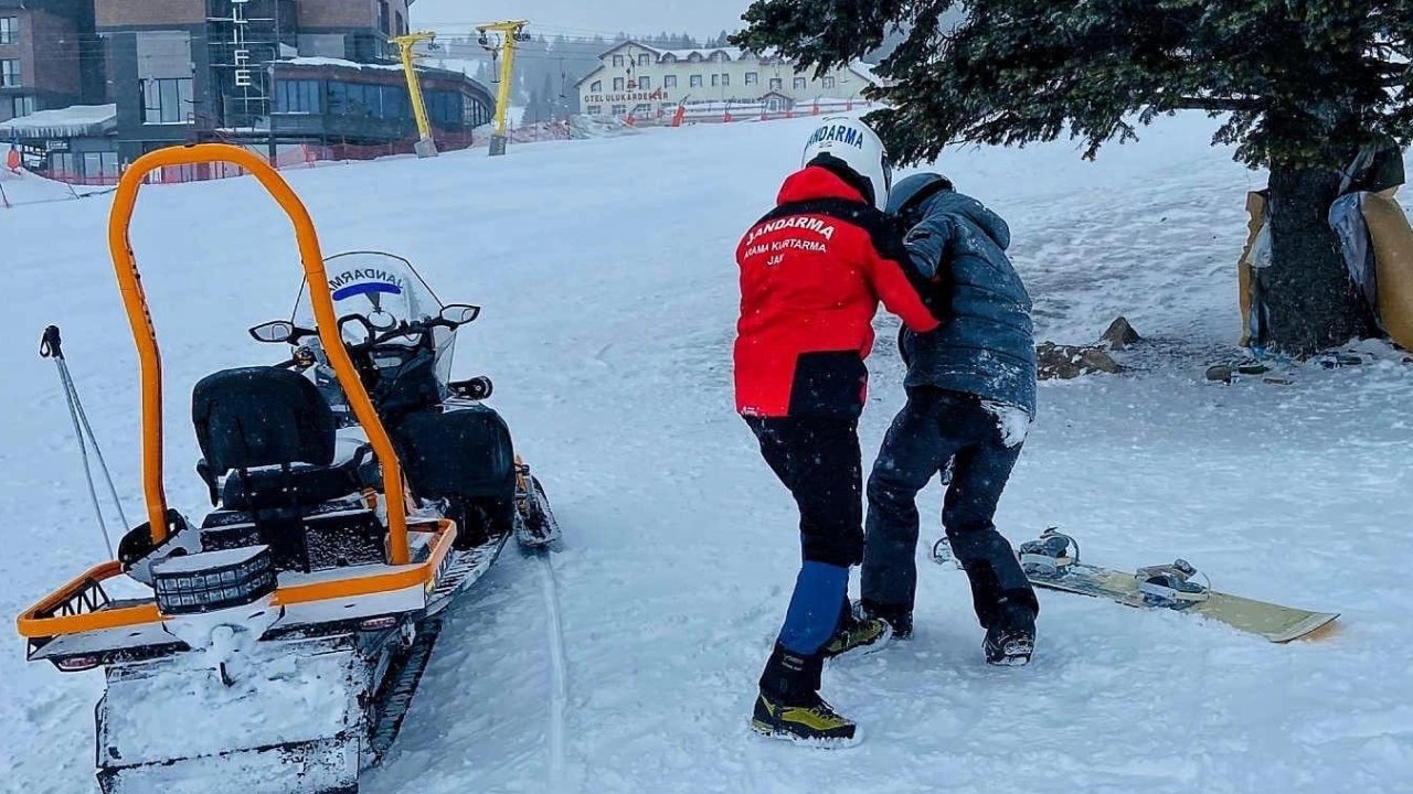 Uludağ’da JAK 9 günlük tatilde 141 olaya müdahale etti