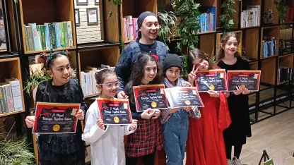 Ünlü tiyatro tiratları Bursa'da çocukların yorumuyla sahnelendi