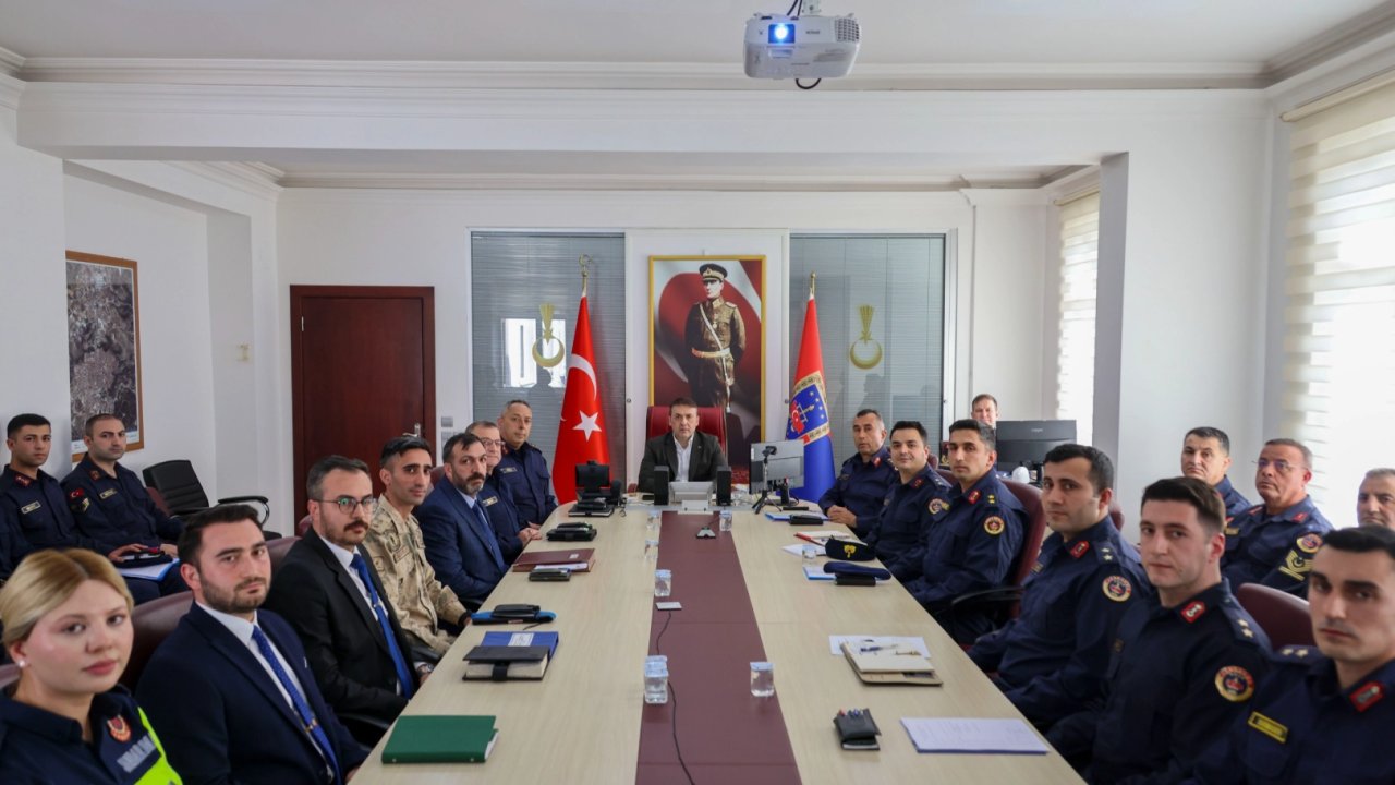 Vali Sözer’den Jandarma’ya ziyaret