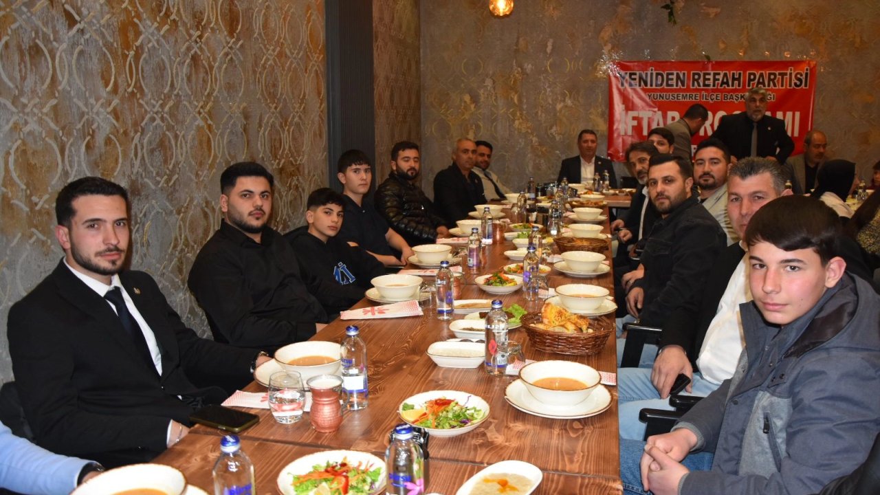Yeniden Refah Partisi Yunusemre Teşkilatı iftarda buluştu