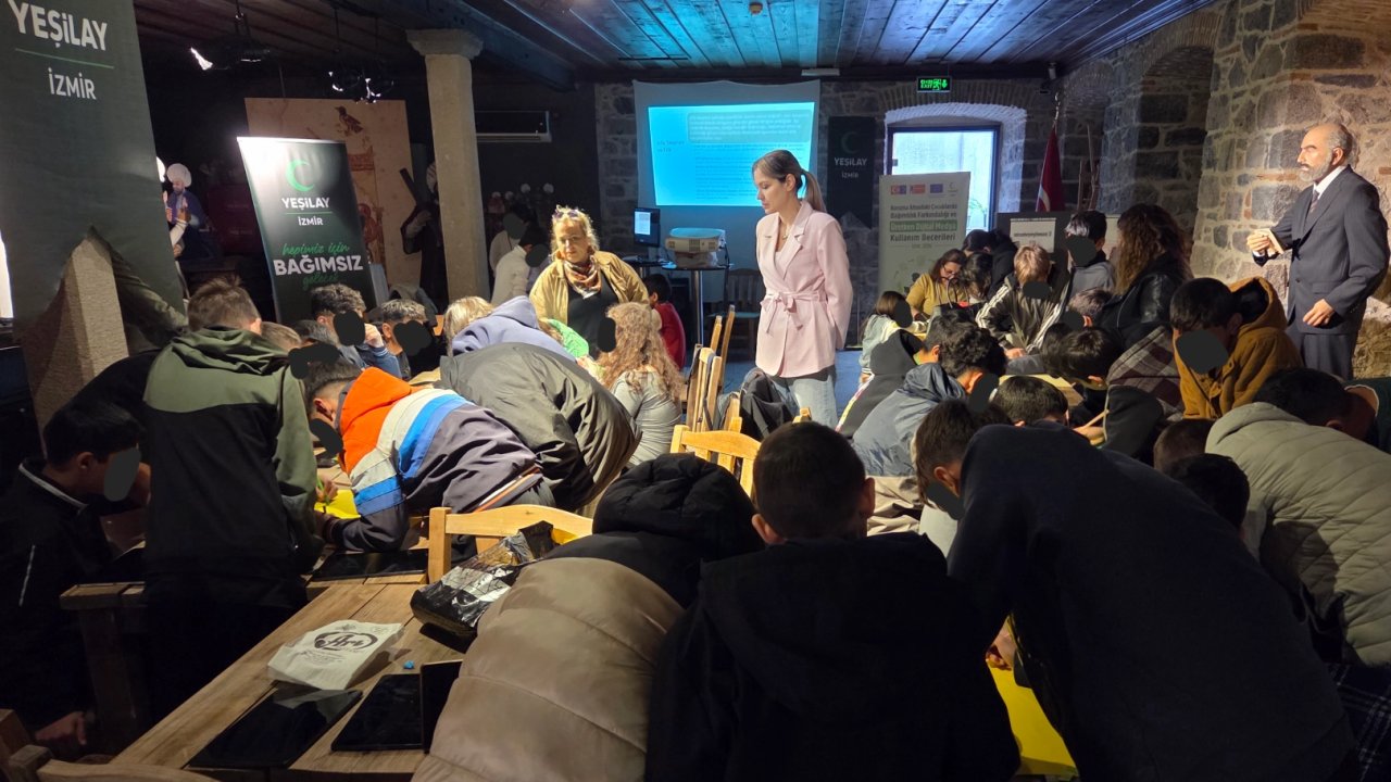 Yeşilay İzmir’den koruma altındaki çocuklara dijital bağımlılık eğitimi