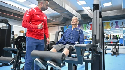 12 torunlu “Süper Dede” spor tutkusuyla gençlere taş çıkartıyor